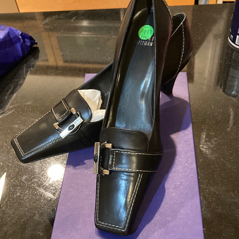 Stuart Weitzman size 8.5 black bumps